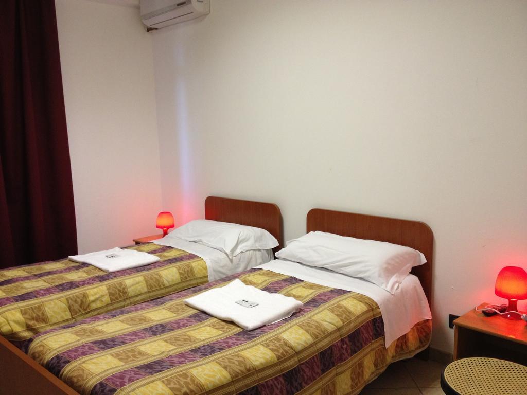 Hotel Μάντοβα Δωμάτιο φωτογραφία